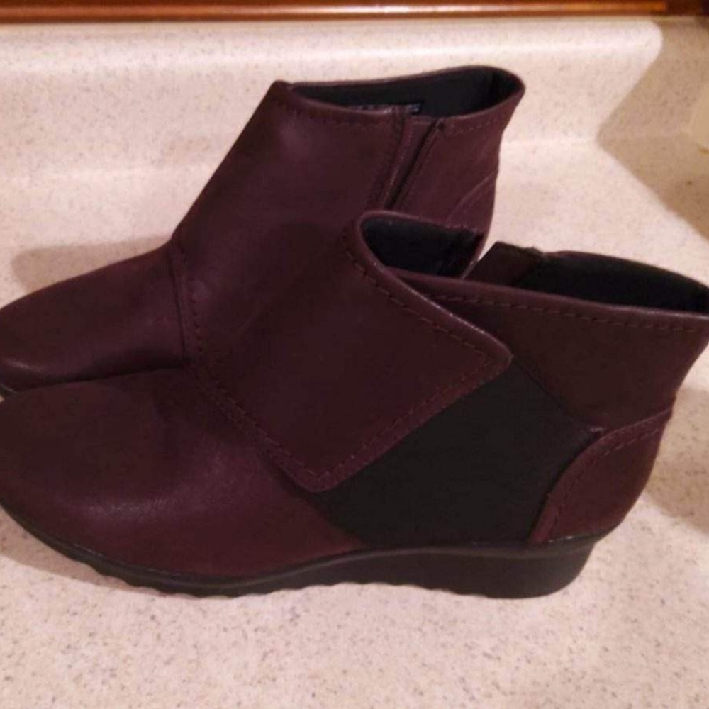 CLARKS, practically new - Picture 1 of 2